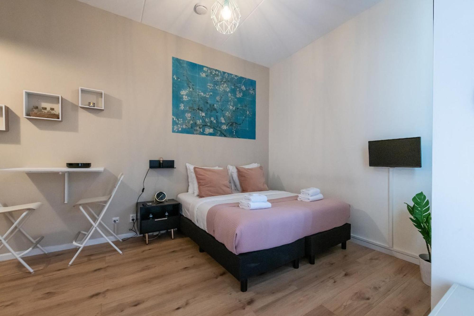 North With Patio For 2 Apartment